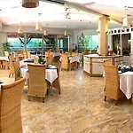 Hostellerie Saint Benoit 2*