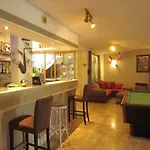 Hotel Hostellerie Saint Benoit 2*