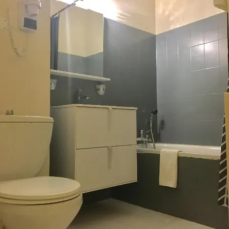 Hotel Hostellerie Saint Benoit 2*