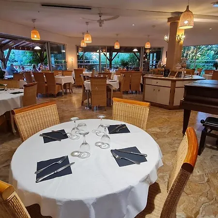 Hotel Hostellerie Saint Benoit 2*