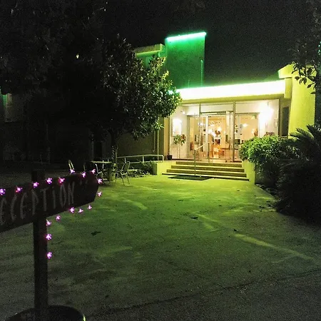 Saint Benoît Hotel 2*
