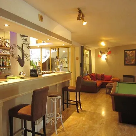 Hotel Hostellerie Saint Benoit 2*