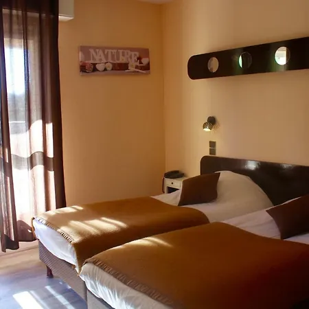 Saint Benoît Hotel 2*